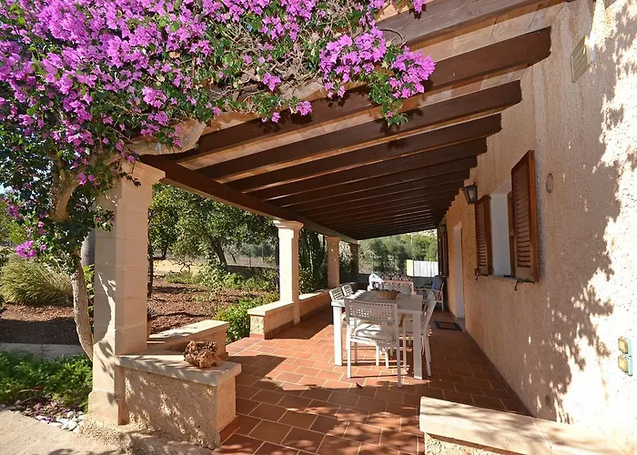 In Near Cala San Vicenc Dom wakacyjny