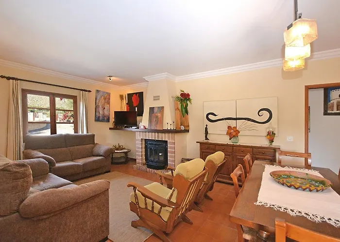 In Near Cala San Vicenc Dom wakacyjny