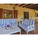 In Near Cala San Vicenc 度假居