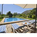 In Near Cala San Vicenc 波连斯萨