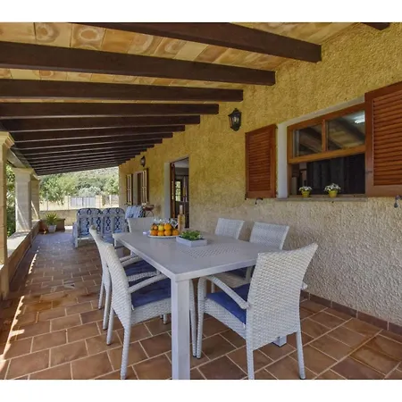 בית נופש In Near Cala San Vicenc *