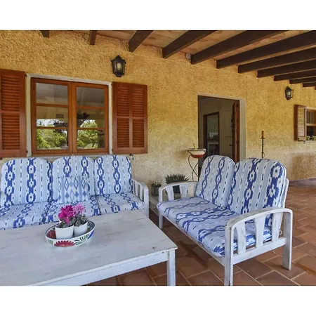 In Near Cala San Vicenc בית נופש